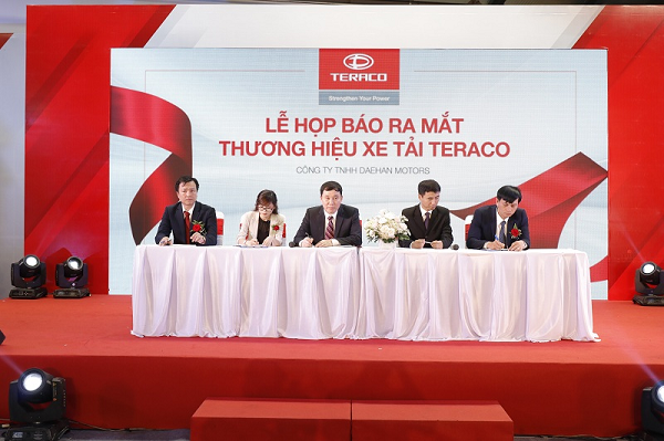 Lễ họp báo ra mắt thương hiệu xe tải Teraco. Lễ họp báo ra mắt thương hiệu xe tải Teraco.