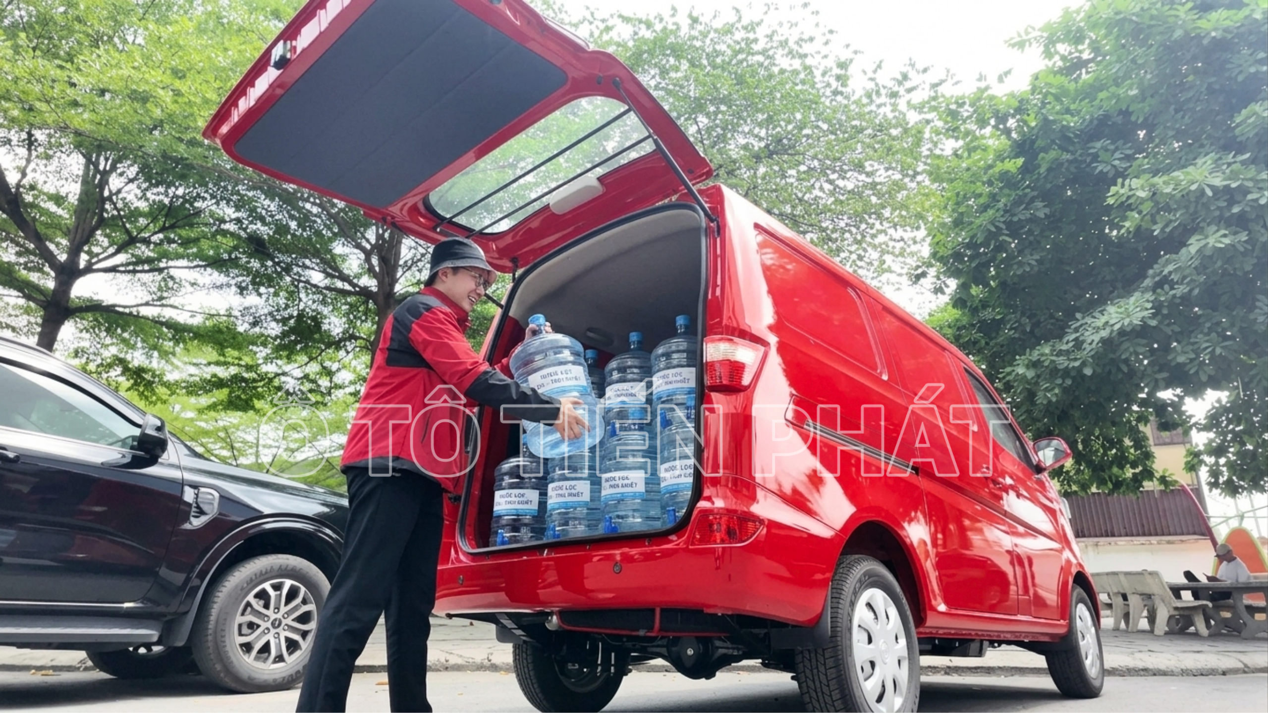 Xe tải van TERA-V3 chuyên chở bình nước 21L